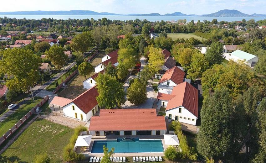 Hubertus Hof Landhotel Balatonfenyves Ngoại thất bức ảnh