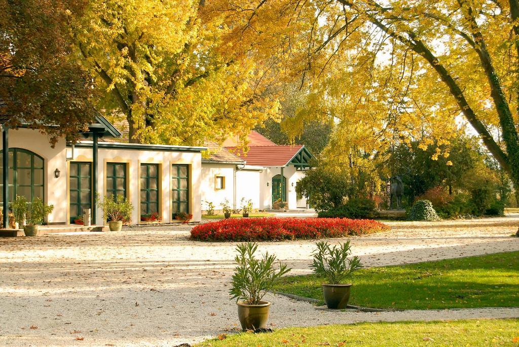 Hubertus Hof Landhotel Balatonfenyves Ngoại thất bức ảnh
