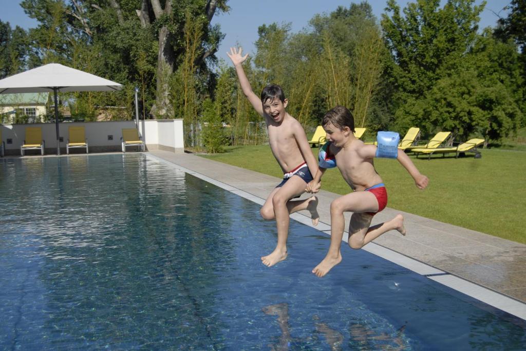Hubertus Hof Landhotel Balatonfenyves Ngoại thất bức ảnh