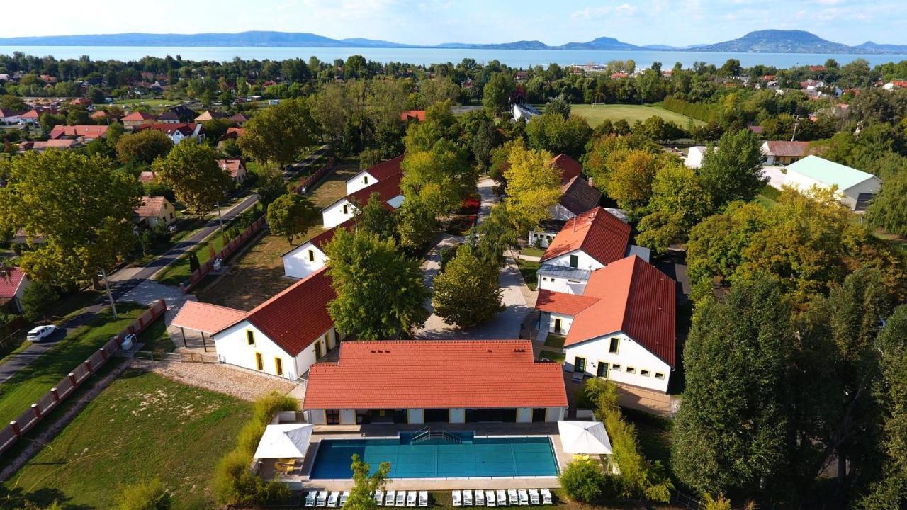 Hubertus Hof Landhotel Balatonfenyves Ngoại thất bức ảnh